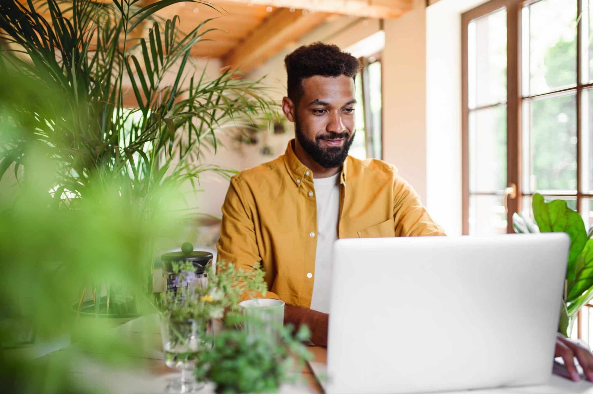 Employee Engagement in a Hybrid Workplace - Amazing Workplace