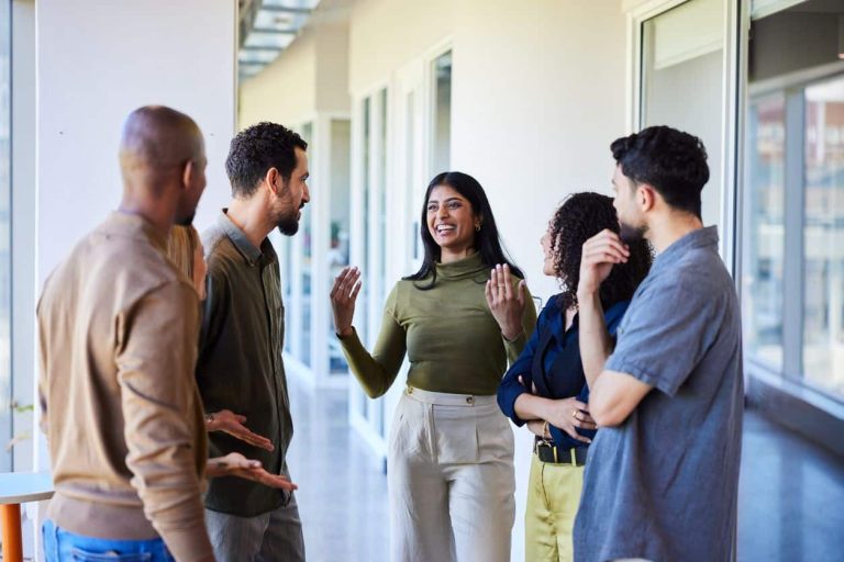 Ways to Communicate Effectively in the Workplace - Amazing Workplace